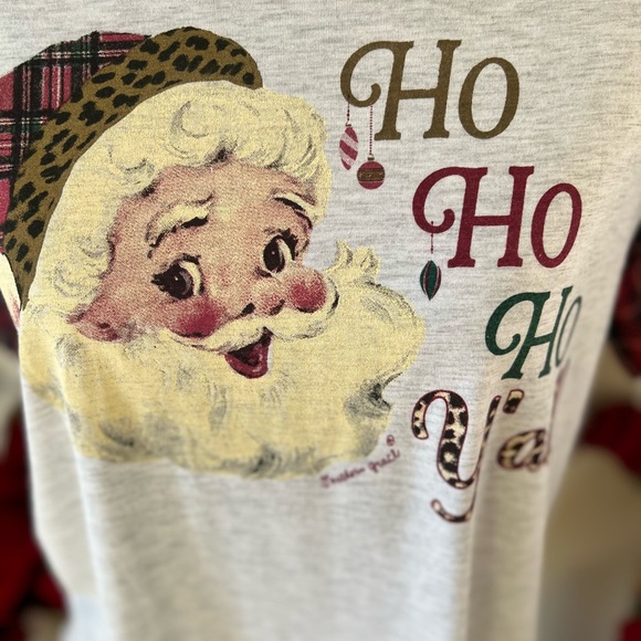 Southern Grace Long Sleeve Gray Plaid Shoulder Santa Tshirt.  Size Small - Picture 2 of 2